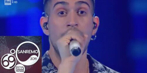 Sanremo 2019, il Vincitore del Festival Mahmood canta 'Soldi' dopo la consegna del premio