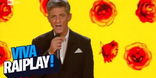 Viva RaiPlay, Fiorello canta ‘Rose rosse’ con l’autotune