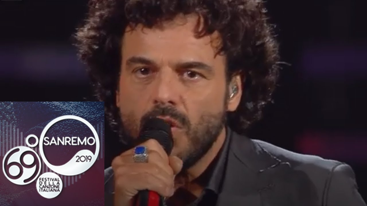 Sanremo 2019, Francesco Renga canta Aspetto che torni