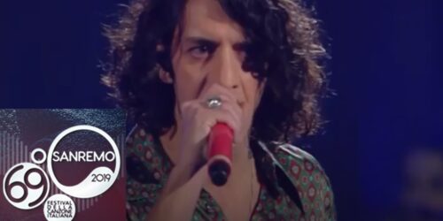Sanremo 2019, Motta canta 'Dov'è l'Italia'