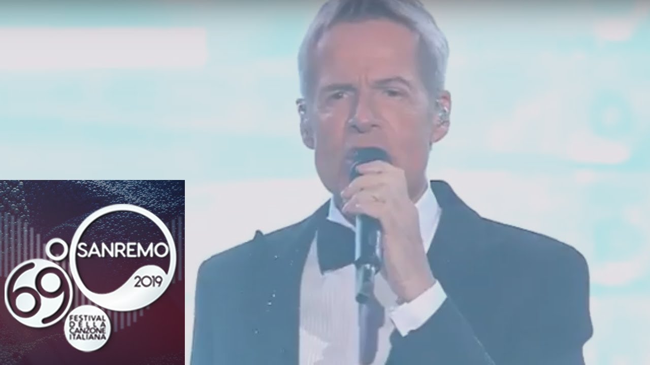 Sanremo 2019, Claudio Baglioni apre la seconda serata sulle note di 'Noi no'