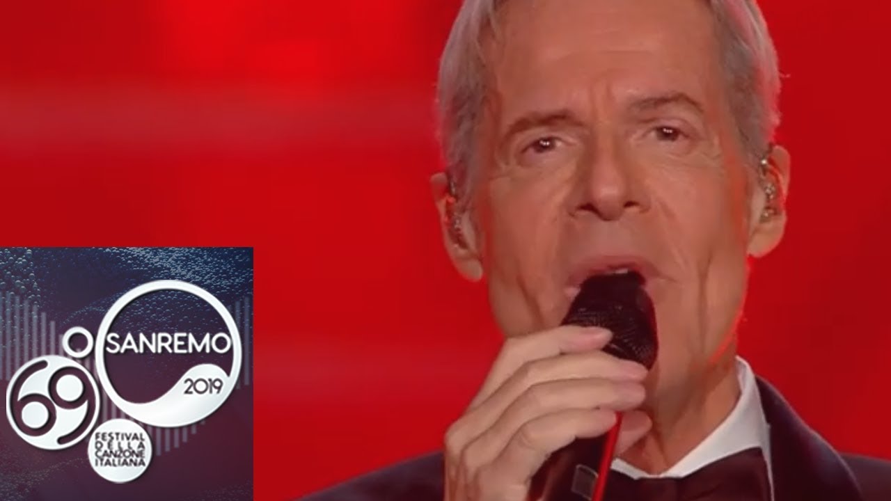 Sanremo 2019, Claudio Baglioni canta 'Questo piccolo grande amore'