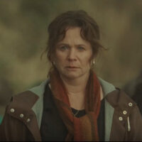 Creature di Dio, recensione del dramma con Emily Watson e Paul Mescal