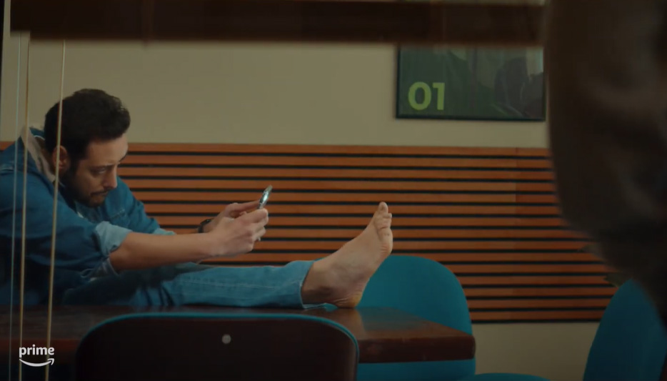 I piedi di Ciro, clip serie Pesci Piccoli Prime Video