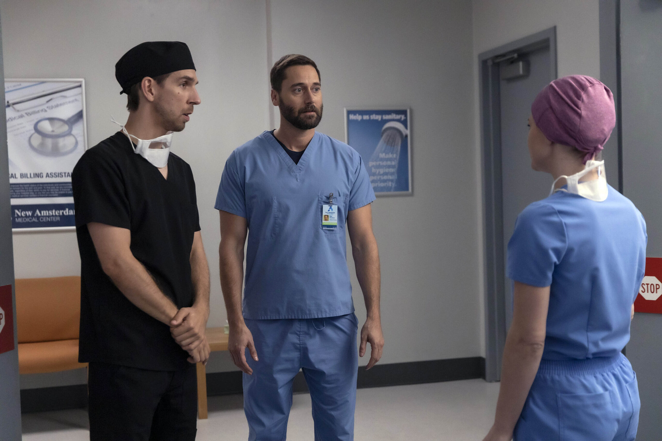 (S-D) Conner Marx come Ben Meyer, Ryan Eggold come Dr. Max Goodwin in New Amsterdam 5x05 [tag: Conner Marx, Ryan Eggold] [credit: foto di Eric Liebowitz/NBC; Copyright 2022 NBCUniversal Media, LLC; courtesy of Mediaset]