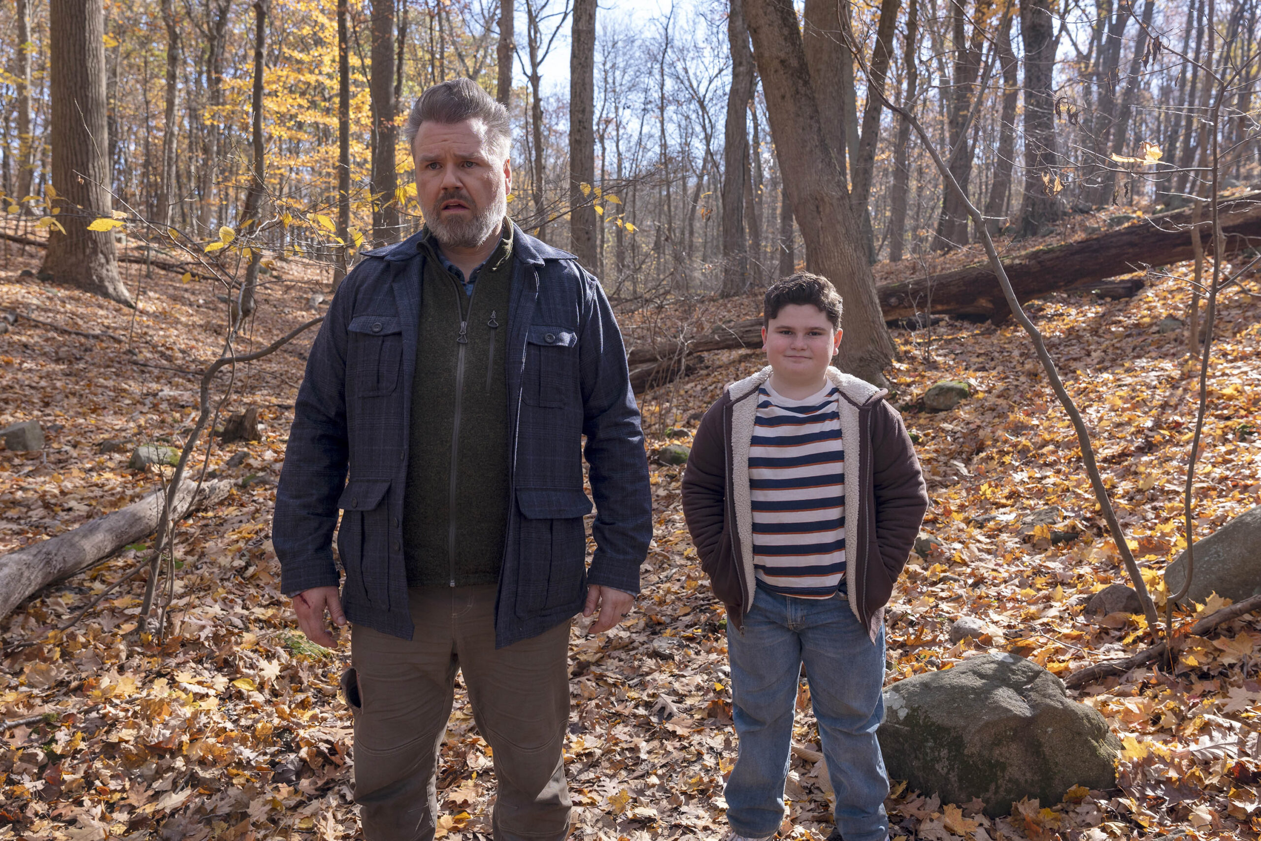 (S-D) Tyler Labine come Dr. Iggy Frome, Max Malas come Kid in New Amsterdam 5x11 [credit: foto di Francisco Roman/NBC; Copyright 2022 NBCUniversal Media, LLC; courtesy of Mediaset]