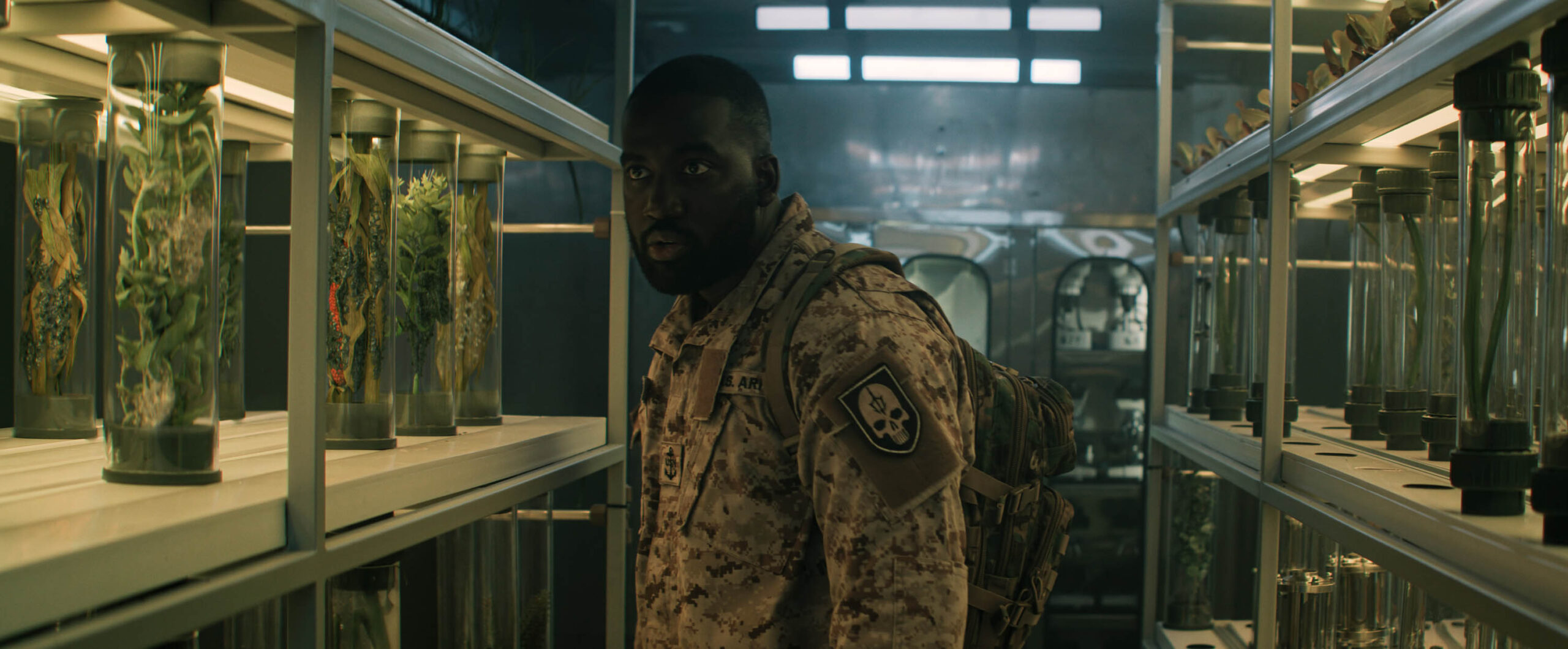 Shamier Anderson in Invasion 2x02 [tag: Shamier Anderson] [credit: courtesy of Apple]