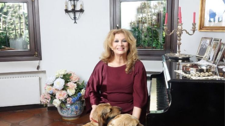 Iva Zanicchi nella sua casa