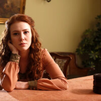 Elçin Sangu (Güzide) in La Ragazza e l’ufficiale S1Ep20