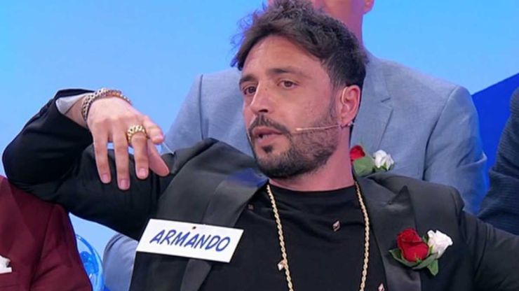 Armando deja a los hombres y mujeres