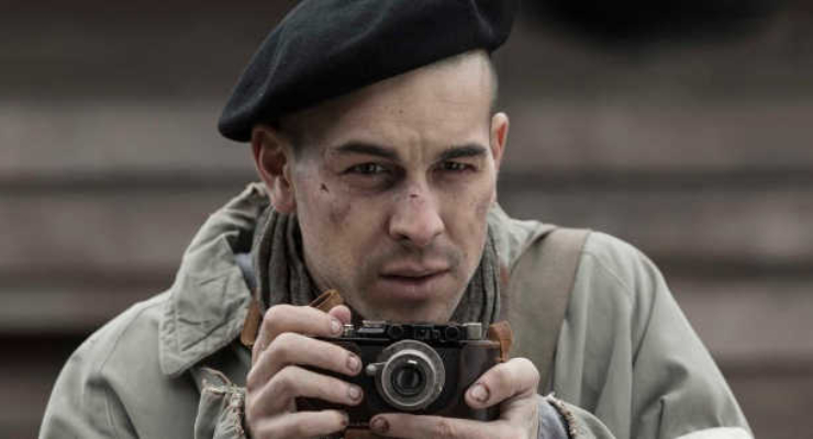 Mario Casas in Il fotografo di Mauthausen