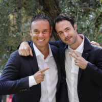 Lo spadista Paolo Pizzo (sx) e l’attore Alessio Vassallo (dx) nella sede Rai di viale Mazzini posano per i fotografi durante la presentazione del film Rai 1 ‘La stoccata vincente’, Roma, 15 Settembre 2023