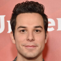 foto Skylar Astin