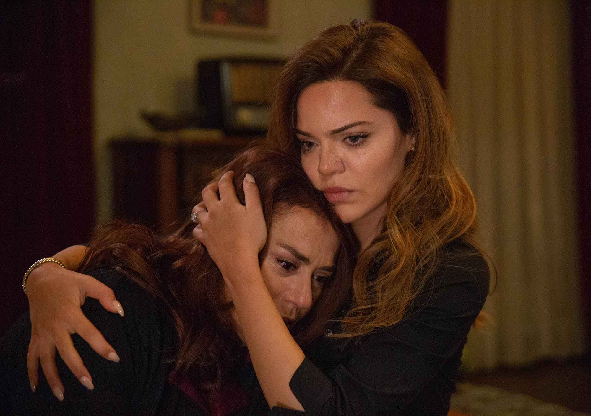 Hilal Altinbilek (Züleyha) in Terra Amara 3 (1 dicembre 2023 su Canale 5) [credit: Toprak Ruzgar; courtesy of Mediaset]