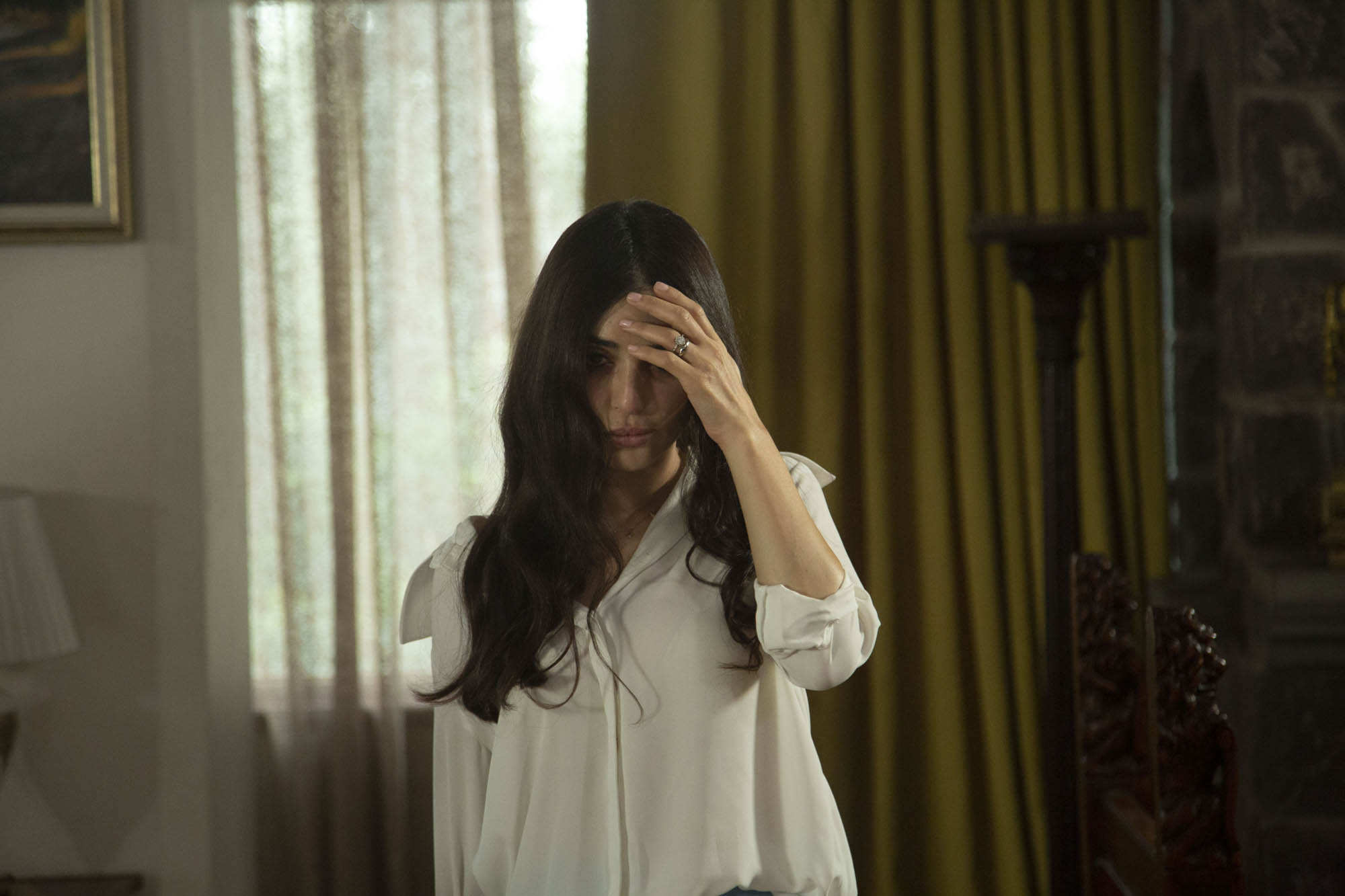 Melike Yalova (Müjgan Hekimoglu) in Terra Amara 3 (3 dicembre 2023 su Canale 5) [credit: courtesy of Mediaset]