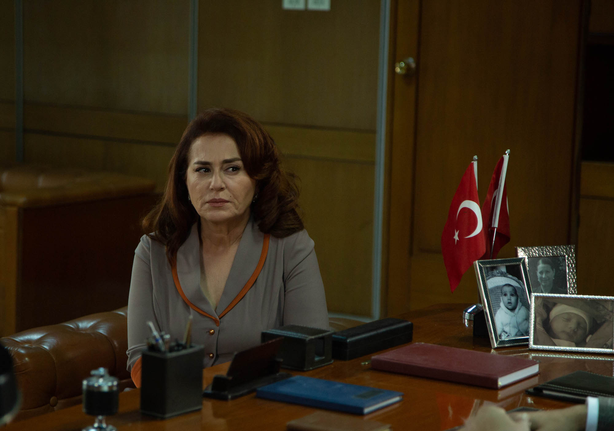 Nazal Kesal (Sevda Çaglayan) in Terra Amara 3 (6 dicembre 2023 su Canale 5) [credit: Toprak Ruzgar; courtesy of Mediaset]