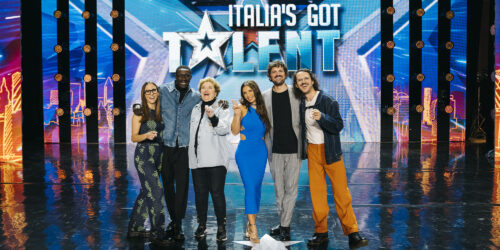 Italia's Got Talent 2023 - giudici (Mara Maionchi, Frank Matano, Elettra Lamborghini, Khaby Lame) e conduttori (Aurora e Fru dei The Jackal) [credit: courtesy of Disney]