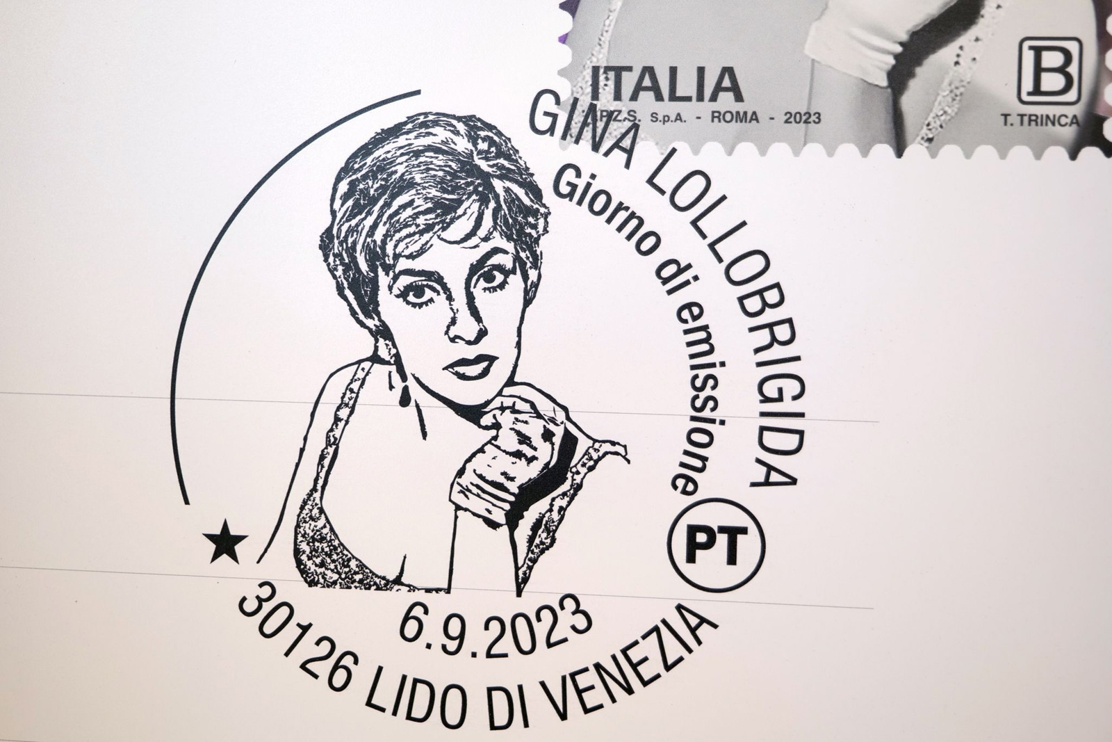 Gina Lollobrigida francobollo presentato a Venezia 80 (1)
