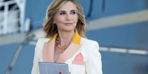 Lorella Cuccarini si mostra senza trucco: lo scatto al naturale sorprende i fan