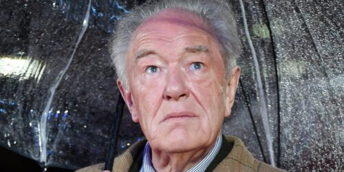 L'attore Michael Gambon posa per le foto durante la prima mondiale di 'Dad's Army' a Leicester Square a Londra, Gran Bretagna, il 26 gennaio 2016. [credit: EPA/Andy Rain]