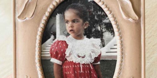 Chi è la splendida e dolce bambina in foto? I lineamenti sono identici ad oggi