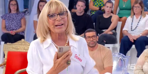 Uomini e Donne, scontro tra Gemma e Aurora: Maria De Filippi infuriata