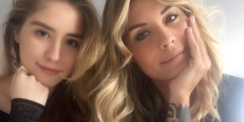 Lei è la figlia di Elenoire Casalegno, bellissima come la madre: identiche