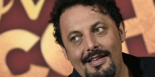 Enrico Brignano, quale titolo di studio ha il noto attore romano?