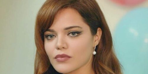 Il look di Züleyha di Terra Amara lontano dal set: capelli lunghi e chiari | FOTO