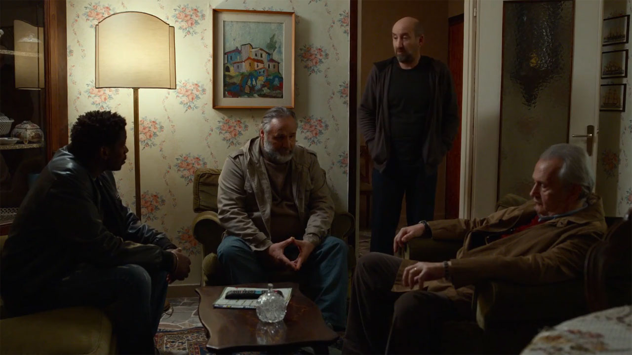 Cento Domeniche di Antonio Albanese, scena da clip