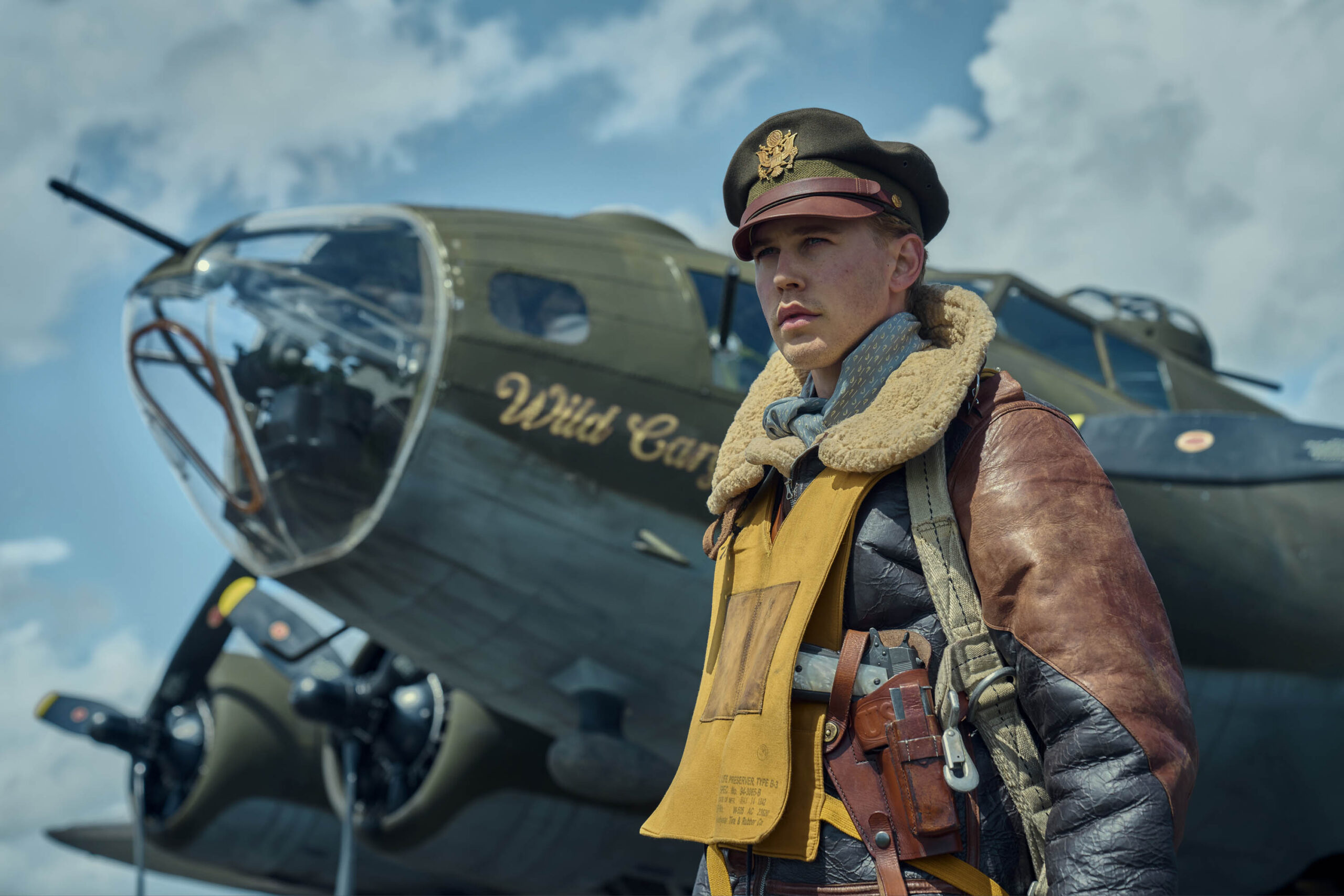 Austin Butler in Masters of the Air 1x01 [tag: Austin Butler] [credit: Robert Viglasky; courtesy of Apple]