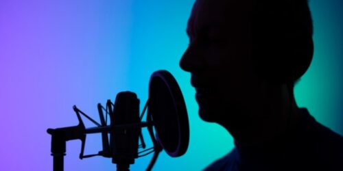 Che titolo di studio serve per svolgere la mansione di doppiatore?
