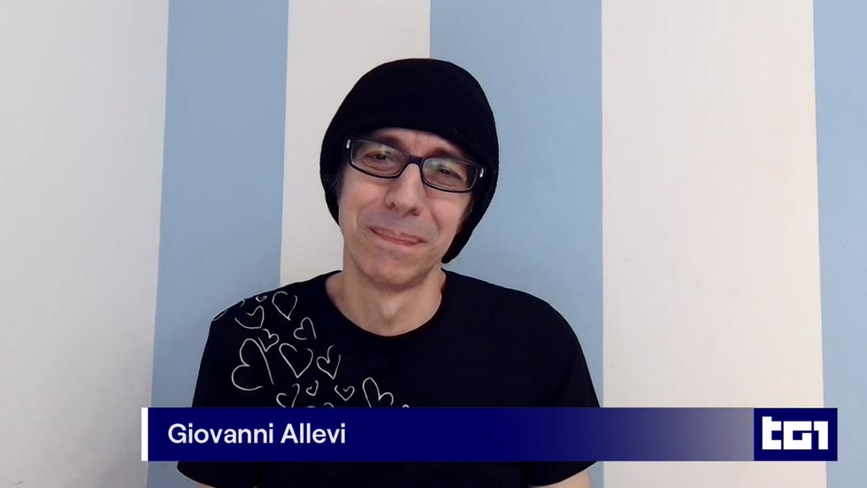 Giovanni Allevi nel videomessaggio mostrato al Tg1 delle 20 di lunedì 27 novembre 2023 per Sanremo 2024