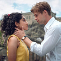 Ambika Mod come Emma e Leo Woodall come Dexter in One Day – Immagine dal set