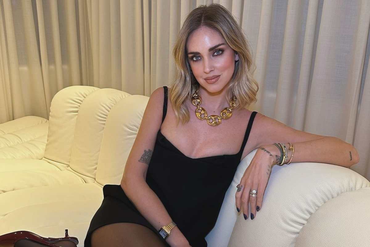 Crisi tra Fedez e Chiara Ferragni, sparisce la fede dell'influencer