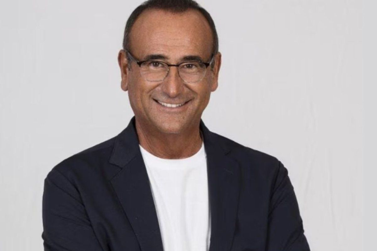 Carlo Conti, che scivolone: piovono critiche per il conduttore di Sanremo