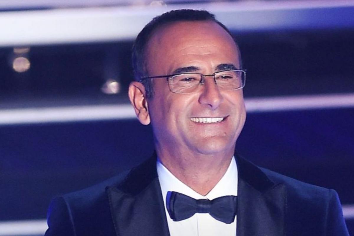 Carlo Conti, che scivolone: piovono critiche per il conduttore di Sanremo